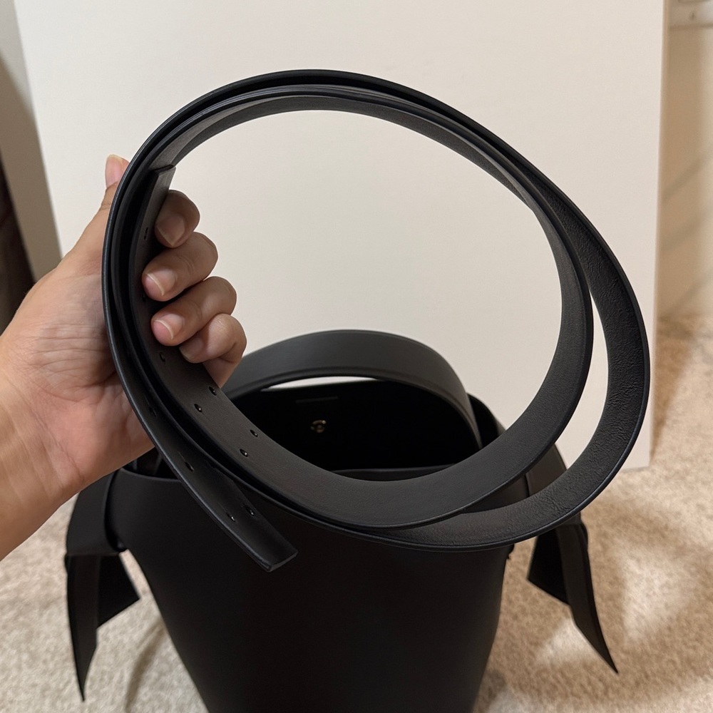 Acne Studios Mini Musubi Leather Shoulder Bag - Picture 9 of 12